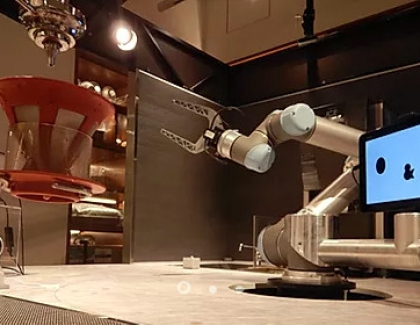 Robot Replaces Bartenders in Japanese Bar