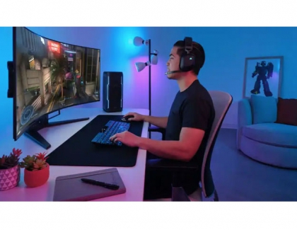 CORSAIR XENEON FLEX 45 inch Bendable OLED Gaming Monitor Now Available to Pre-Order for $1999.99