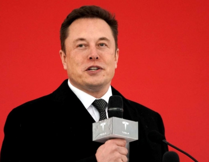 Tesla Chief Changes Twitter Display Name to Elon Tusk