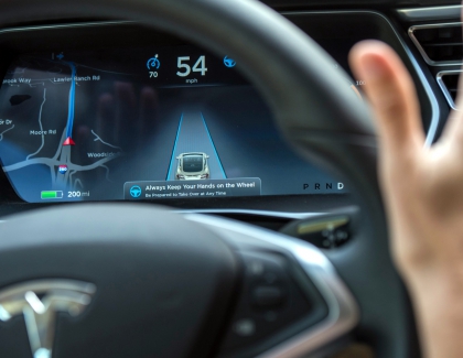  Tesla Lowers Price of Autopilot Upgrade