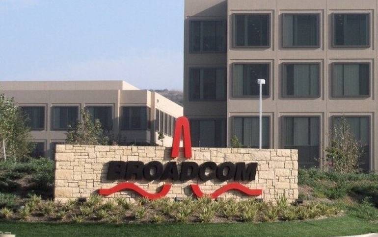 Apple, Broadcom Sign $15 Billion Chip-Supply Deal