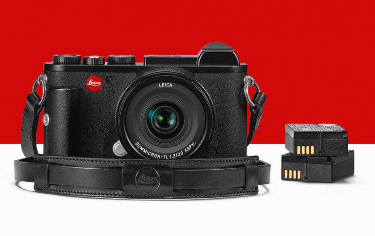Leica Releases the Leica CL Street Kit For Reportage Photography