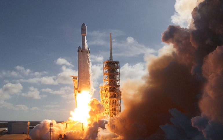 SpaceX to Launch Its First Commercial Falcon Heavy Rocket