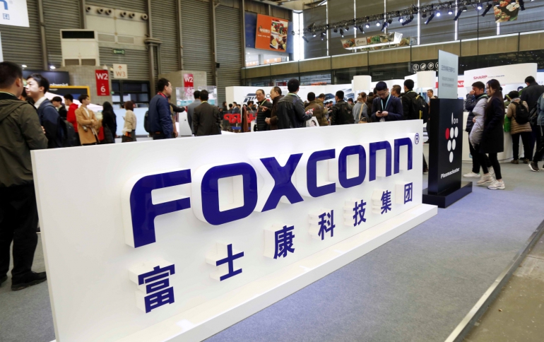 Hit by Apple Slowdown, Foxconn Cuts 50,000 Seasonal Jobs