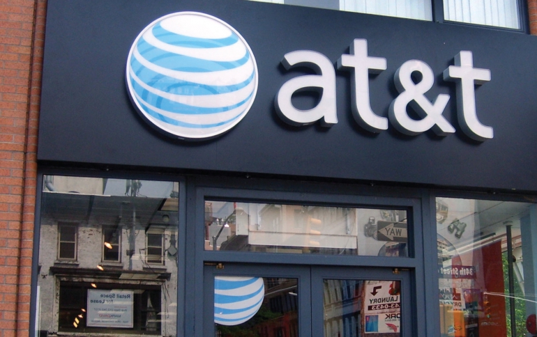 AT&T Launches Rollover Data Plan, Customized Blackberry Passport