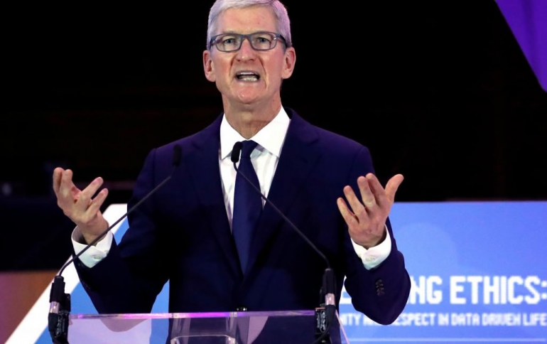 Apple Boss Supports Stricter Policy For Customers' Data