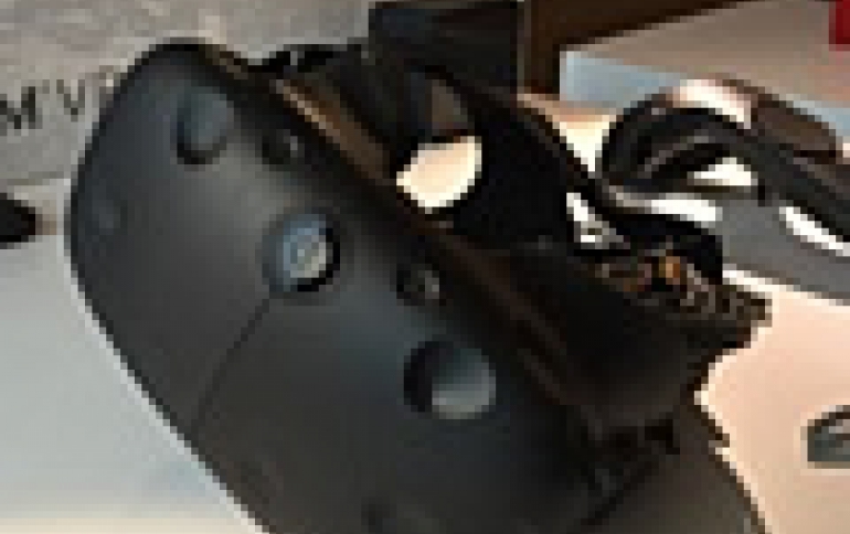 CES: HTC Unveils Vive Pre Developer Edition VR system