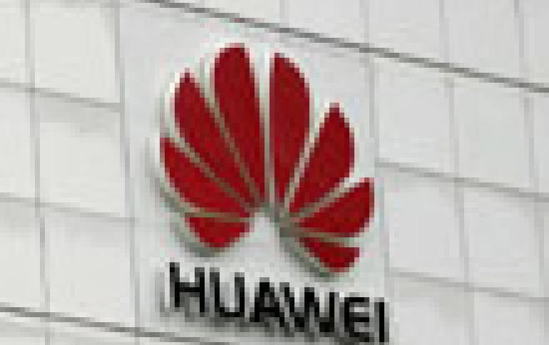 Huawei Showcases Fast-recharging Smartphone Battery