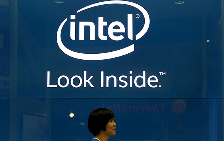 Intel Offers Customizable Chips For Data Centers 