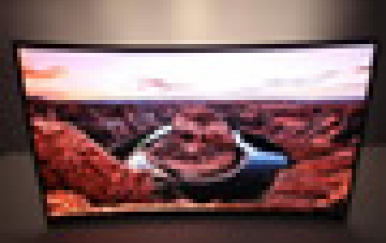 Samsung, LG Unveil Curved OLED TVs